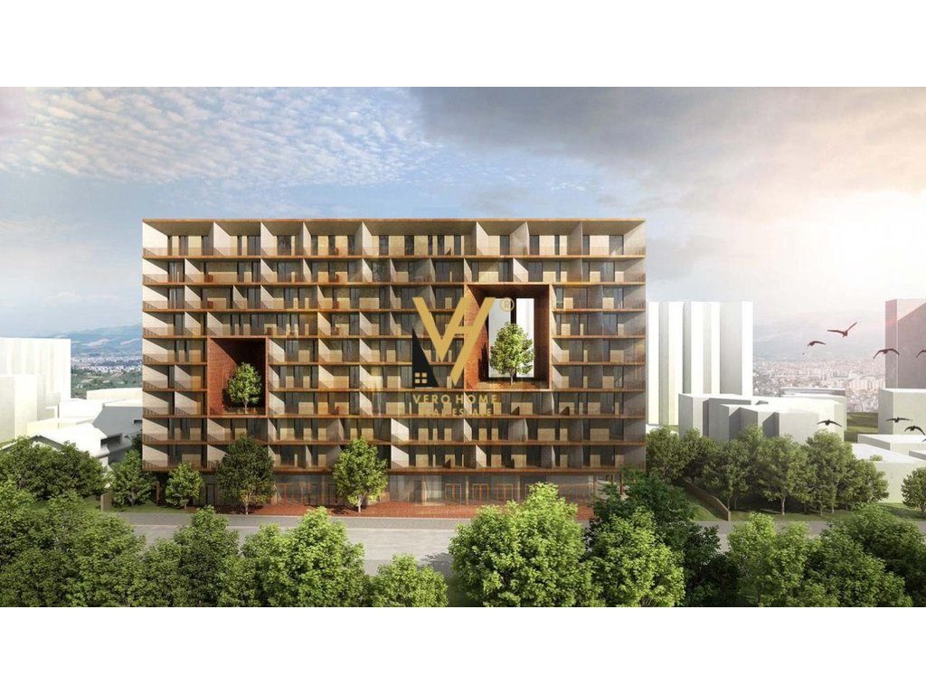 JEPET ZYRE 114 M2 ME QERA TE KOMUNA E PARISIT 1.500 EURO
