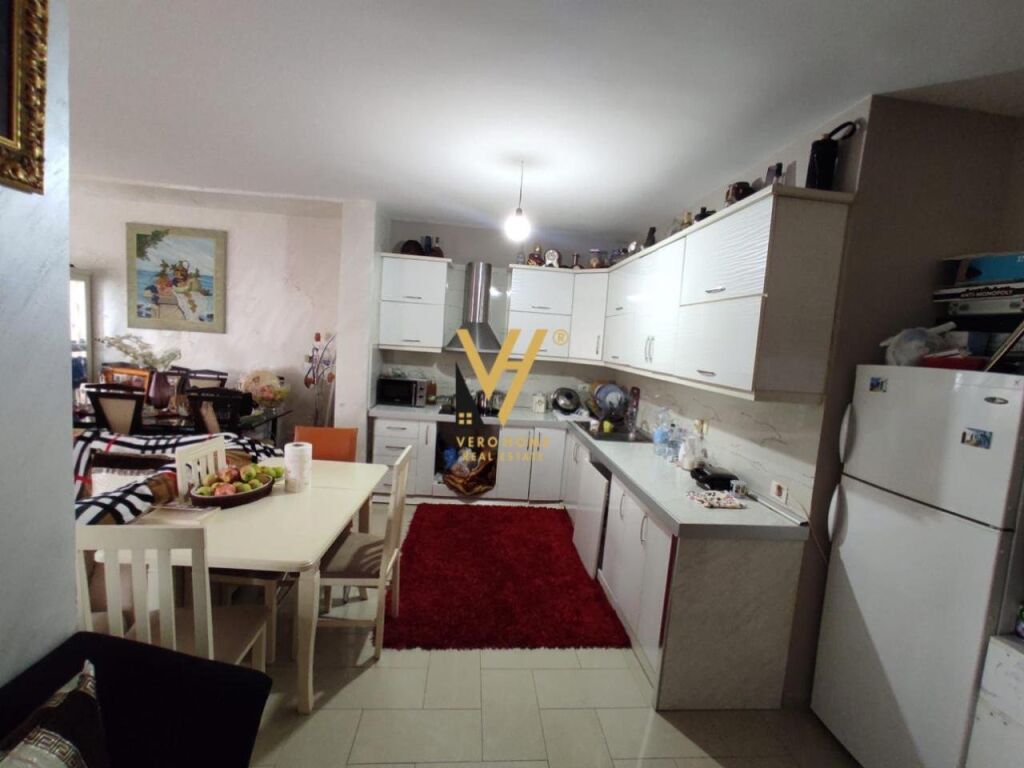 Shitet Apartament 3+1+2+ballkon ne Fresk 162 m2 3