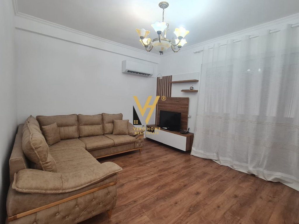 JEPET APARTAMENT 2+1+BLK ME QERA TE KODRA E DIELLIT 700 EURO