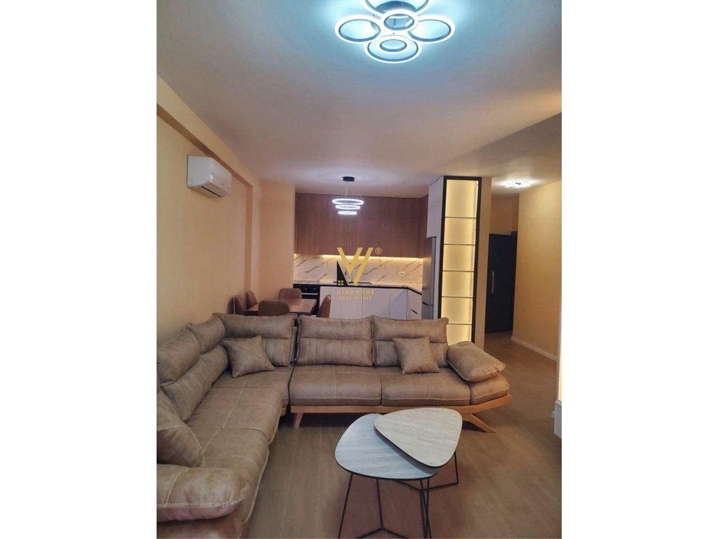 JEPET APARTAMENT 2+1+2+BLK ME QERA TE LIQENI I THATE 1.300 EURO