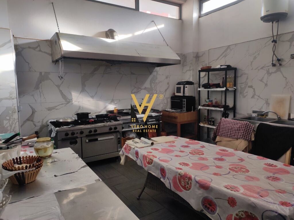Shitet Bar-Restorant ne Golem 200 m2