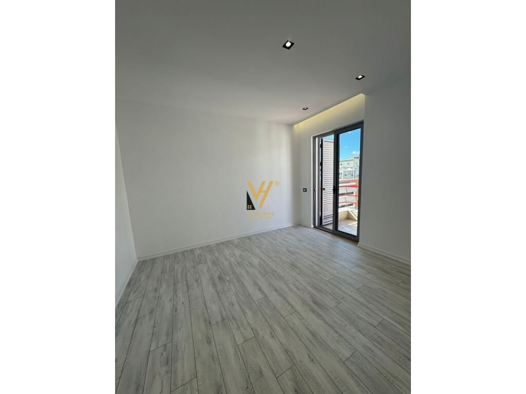 Shitet Apartament 3+1+2+ballkon te Kompleksi Delijorgji 107 m2 3