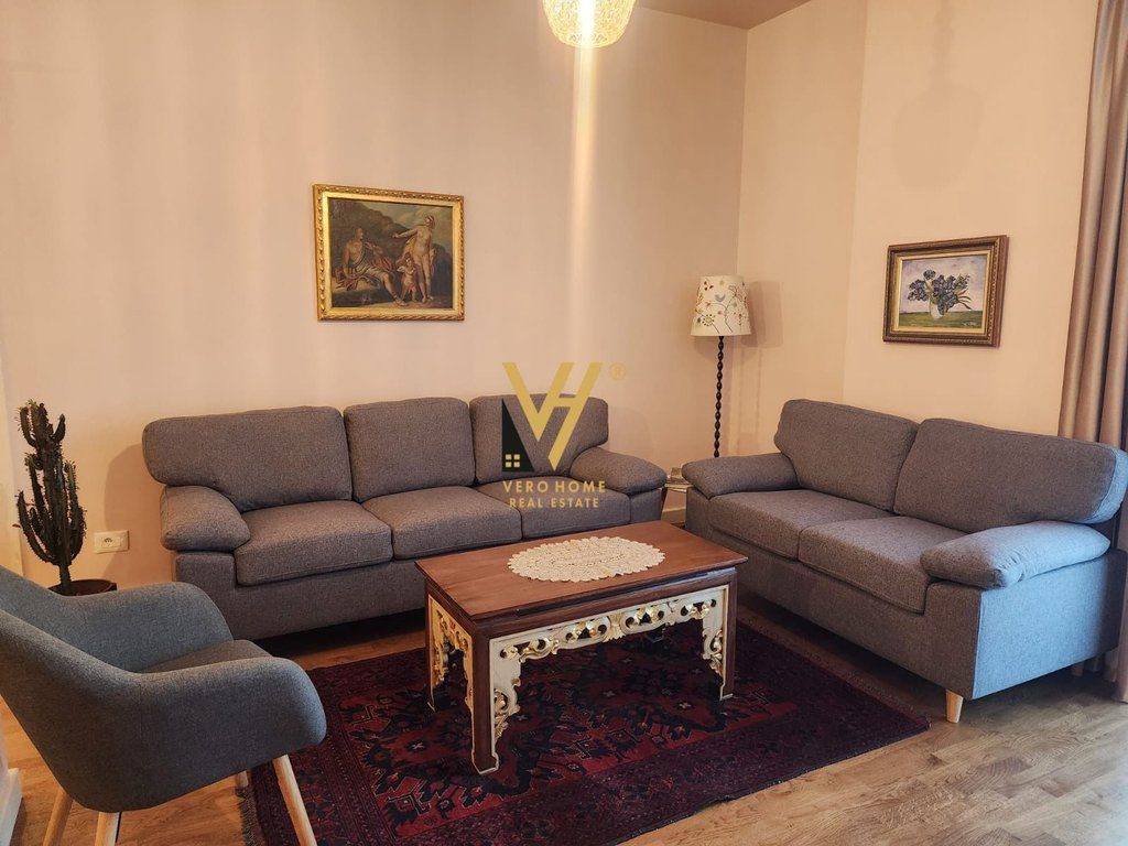 JEPET APARTAMENT 2+1+BLK ME QIRA TE KOMUNA E PARISIT 1.500 EURO