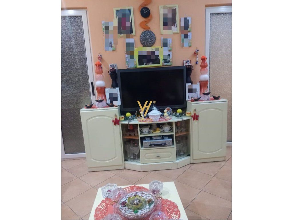 JEPET APARTAMENT 1+1+BLK ME QERA TEK BLLOKU 50.000 LEKE 2
