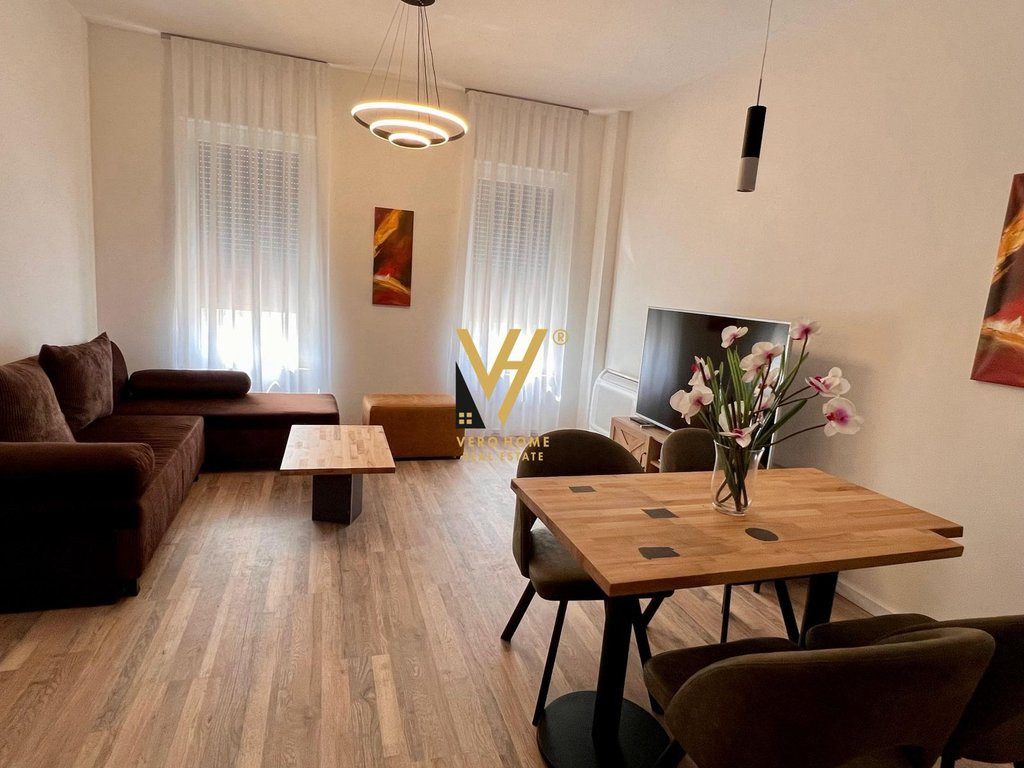 JEPET APARTAMENT 2+1+2 ME QERA TE RRUGA JORDAN MISJA 900 EURO