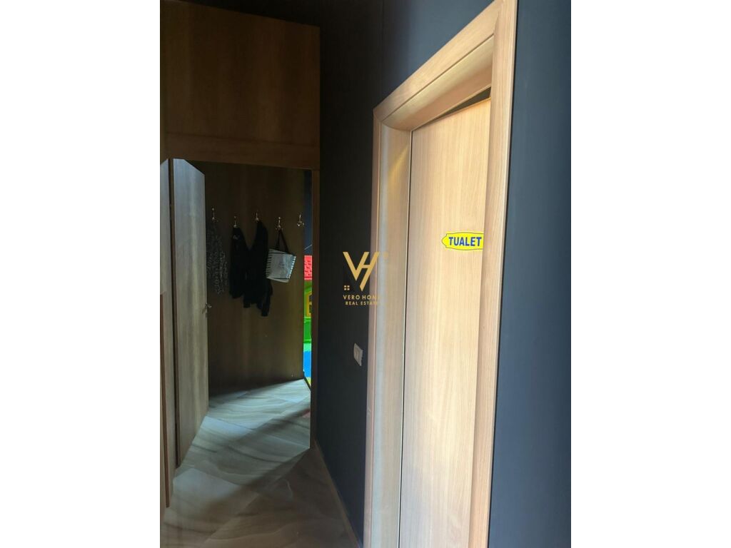 Shitet Bar-Kafe te Rruga e Dajtit , Fresk 186 m2 2
