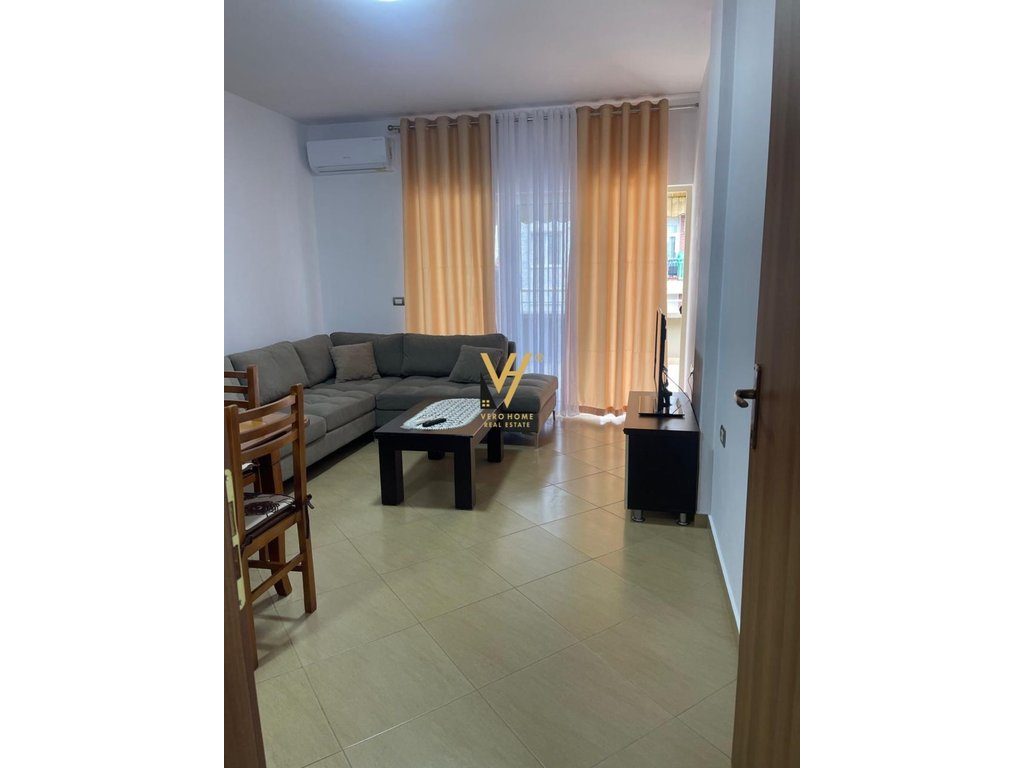 JEPET APARTAMENT 1+1+BLK ME QERA TE 5 MAJI 450 EURO