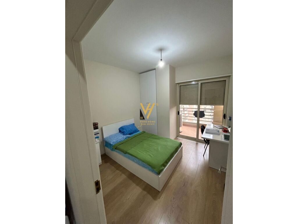 Jepet Apartament 3+1+ballkon me qera te Kompleksi Panorama, prane Prestige 125 m2 3