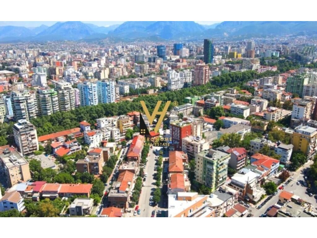Shitet dyqan te Stadiumi Dinamo 70 m2