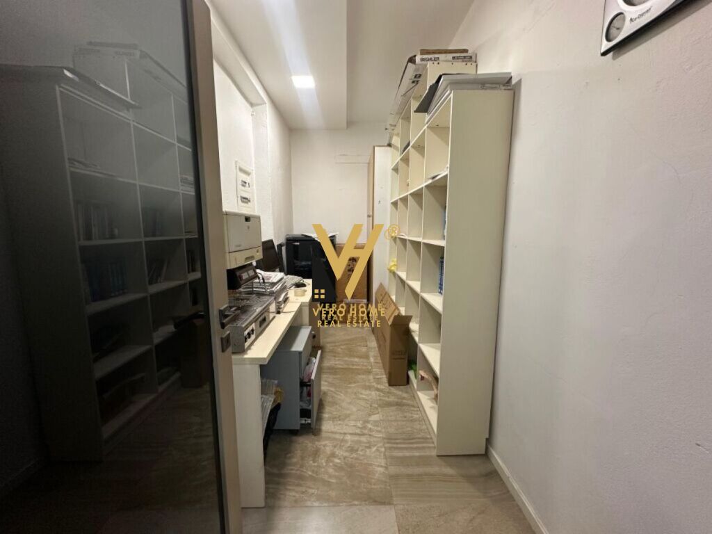 JEPET ZYRE 105 M2 ME QERA NE BLLOK 1.200 EURO 3
