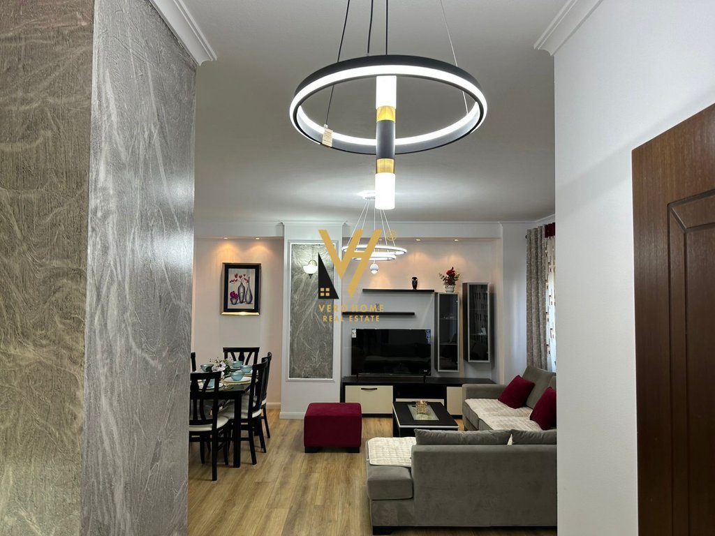 SHITET APARTAMENT 2+1 NE KOMBINAT 145.000 EURO