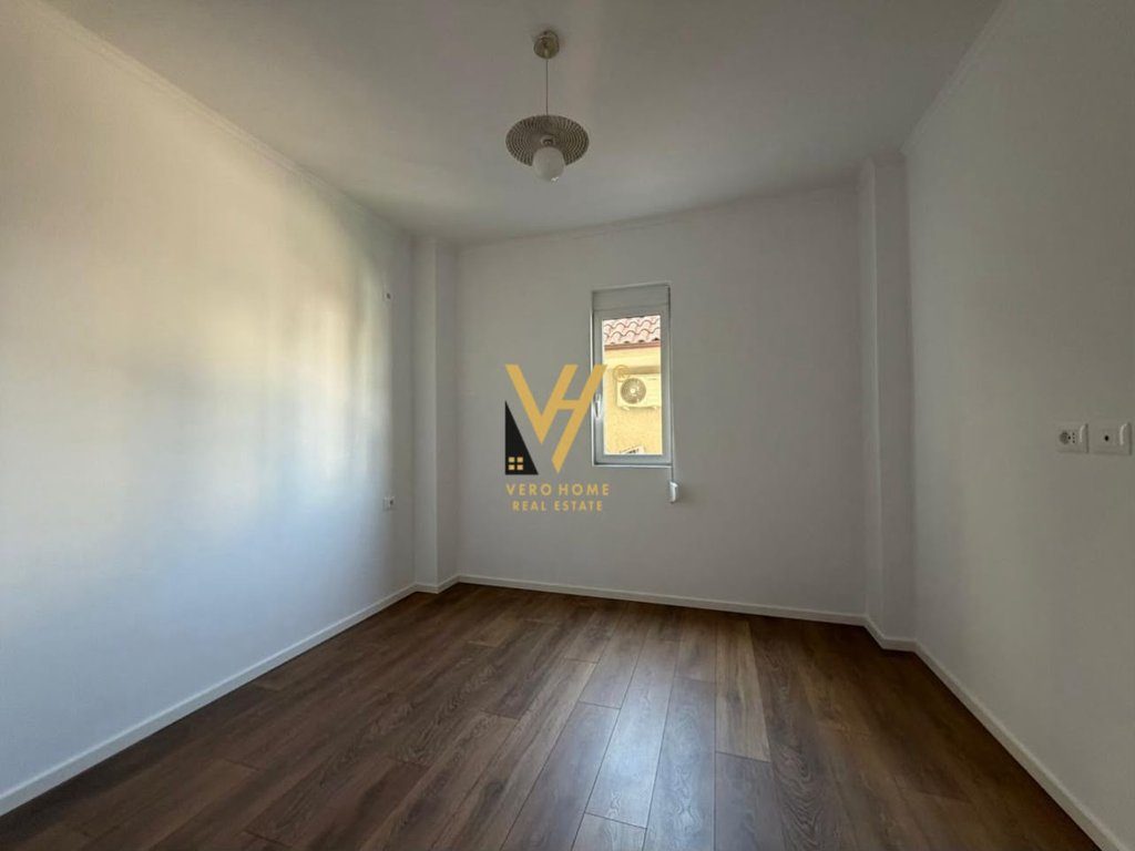 SHITET APARTAMENT 1+1+BLK TE RR.DRITAN HOXHA 108.000 EURO 2