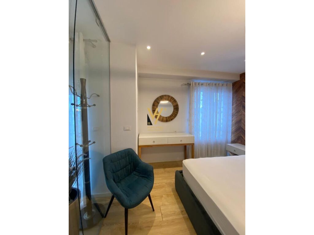Jepet Apartament 1 +1 me qera te Blloku 75 m2 3