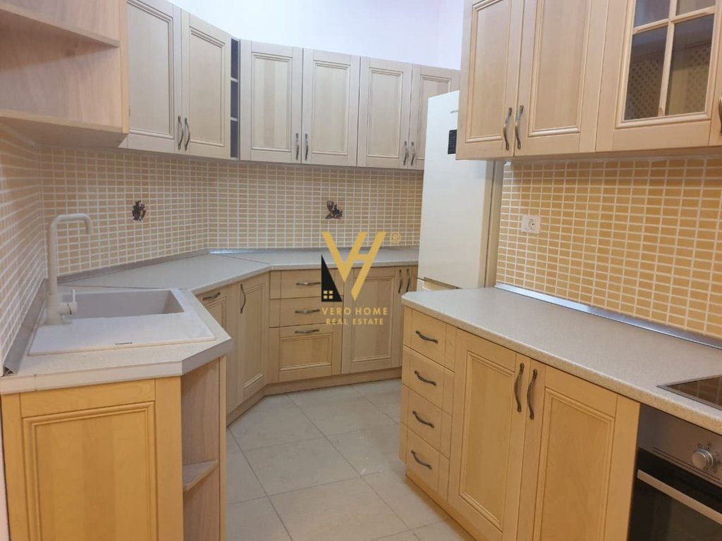 SHITET APARTAMENT 3+1+3+3BLK TE LIQENI I THATE 350.000 EURO 2