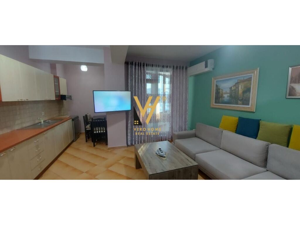JEPET APARTAMENT 1+1 ME QERA TE RRUGA E KAVAJES 450 EURO