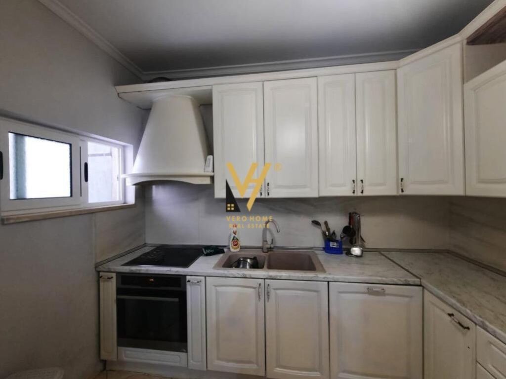 Jepet Apartament 2+1+2 me qera te Blloku 120 m2 4