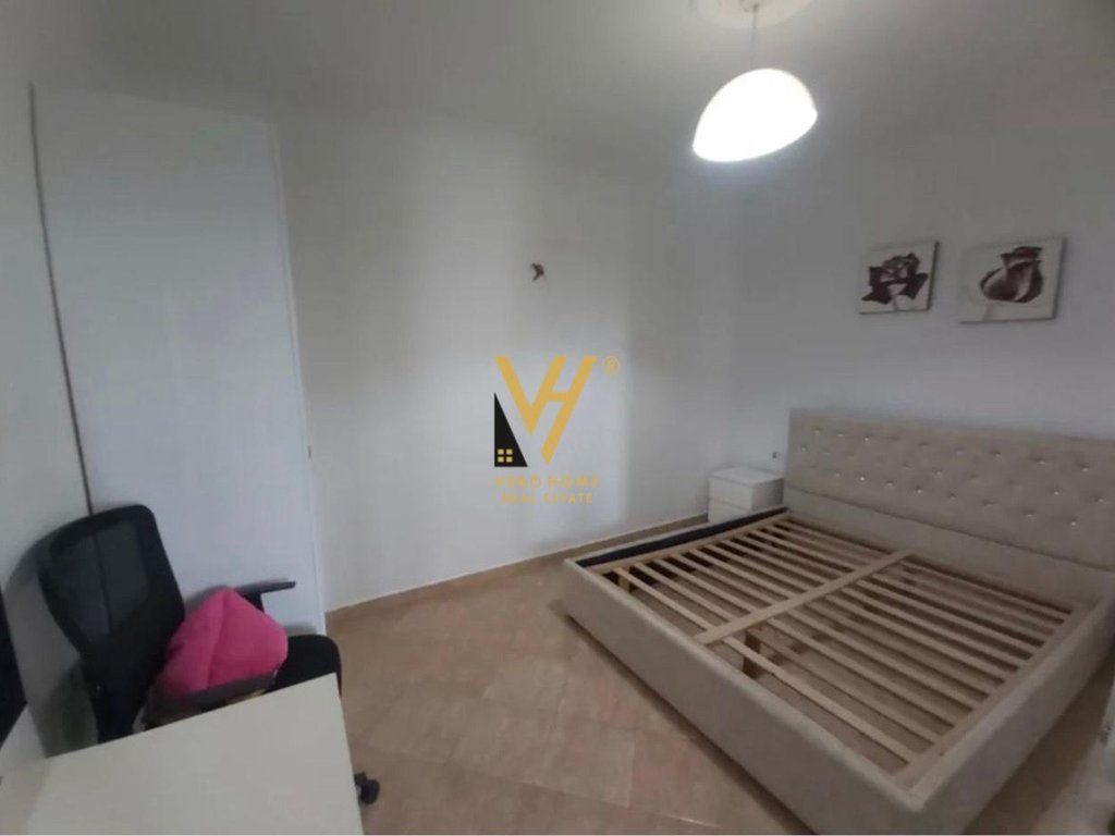 JEPET APARTAMENT 2+1+BLK ME QIRA TE ISH TREGU ELEKTRIK 55.000 LEKE 4