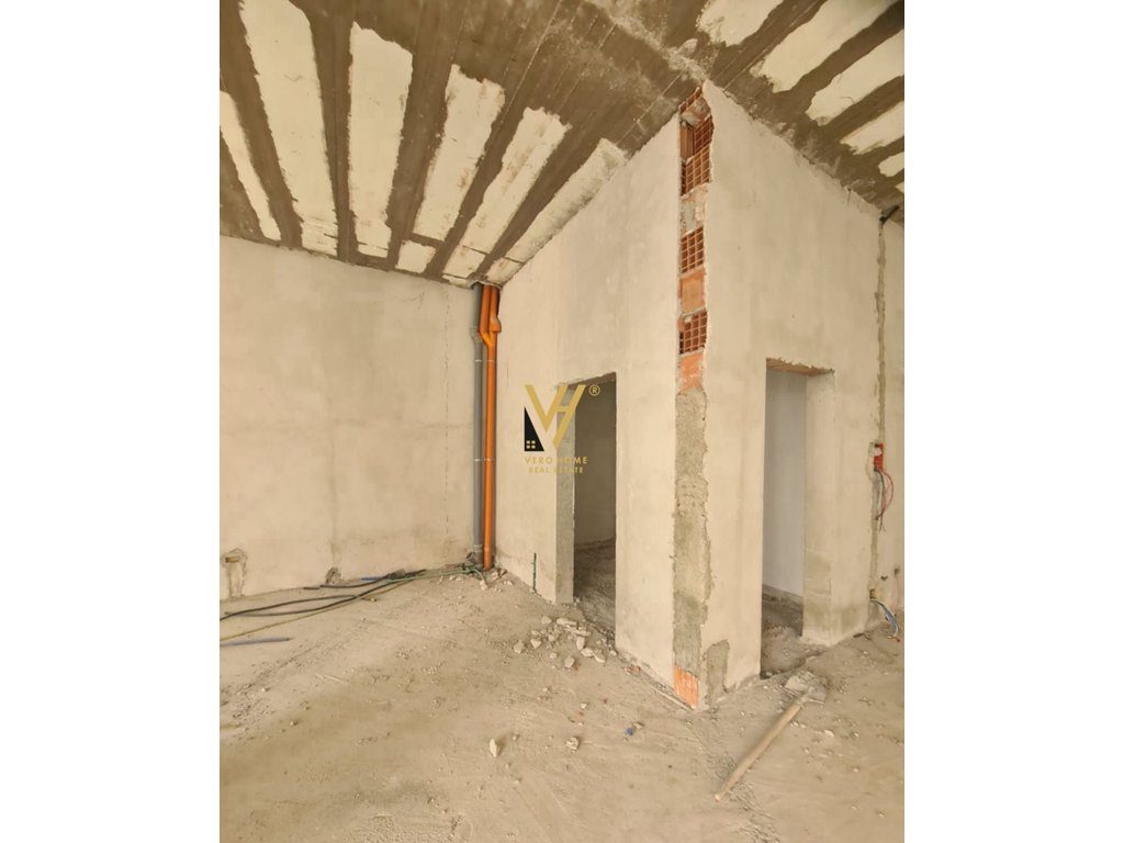SHITET AMBIENT BIZNESI 120 M2 TE LIQENI I THATE 270.000 EURO 2