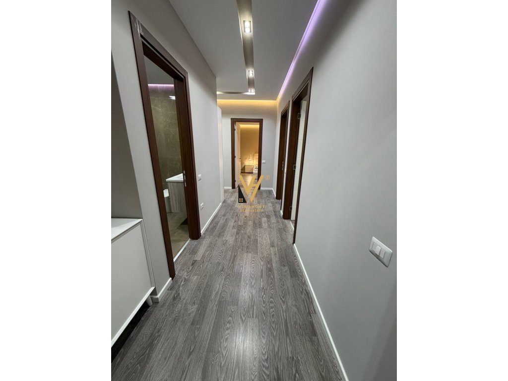 JEPET APARTAMENT 3+1+2+3BLK ME QIRA TE KODRA E DIELLIT 1.200 EURO 3