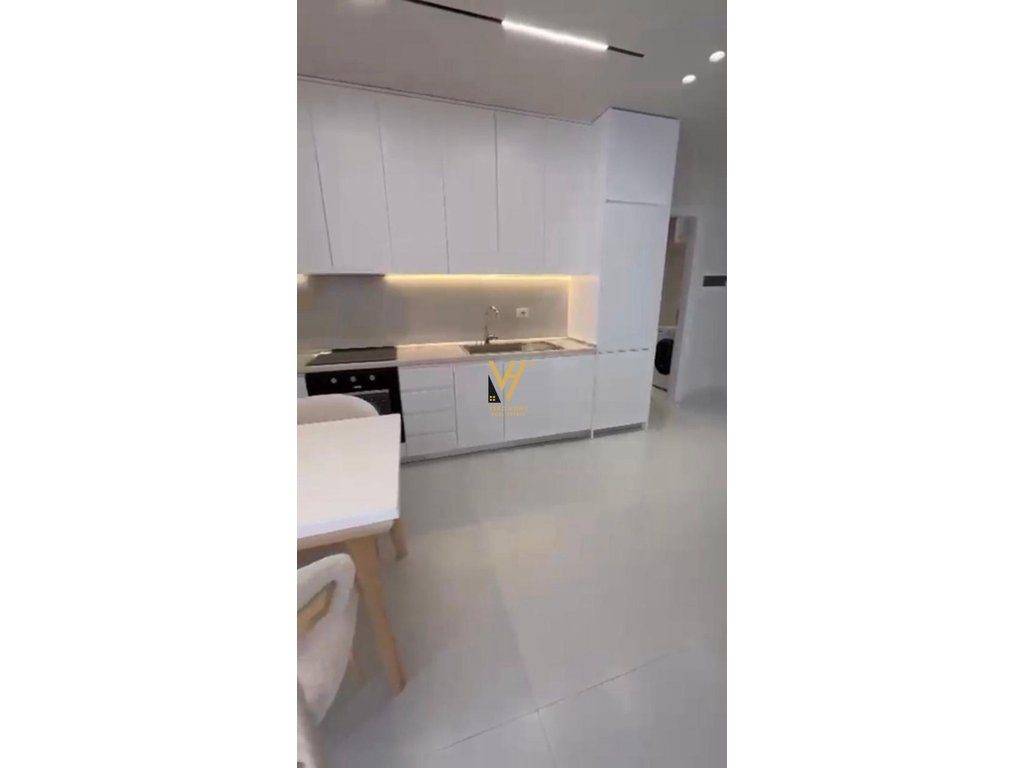 JEPET APARTAMENT 1+1+BLK ME QIRA TE BULEVARDI I RI 65.000 LEKE 2
