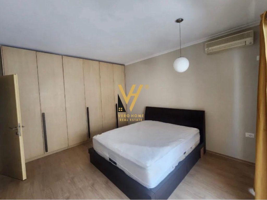 JEPET APARTAMENT 2+1+BLK ME QERA TE KOMUNA E PARISIT 80.000 LEKE 3