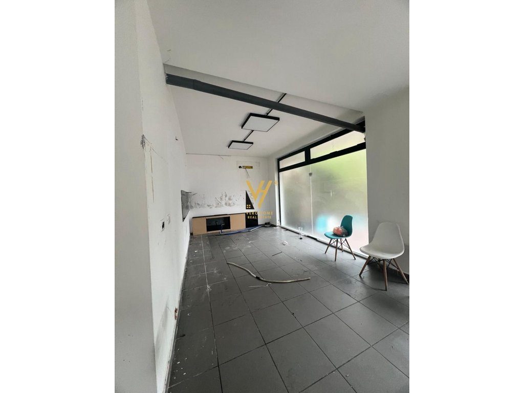 JEPET AMBIENT 700 M2 ME QERA STADIUMI DINAMO 5.000 EURO 4