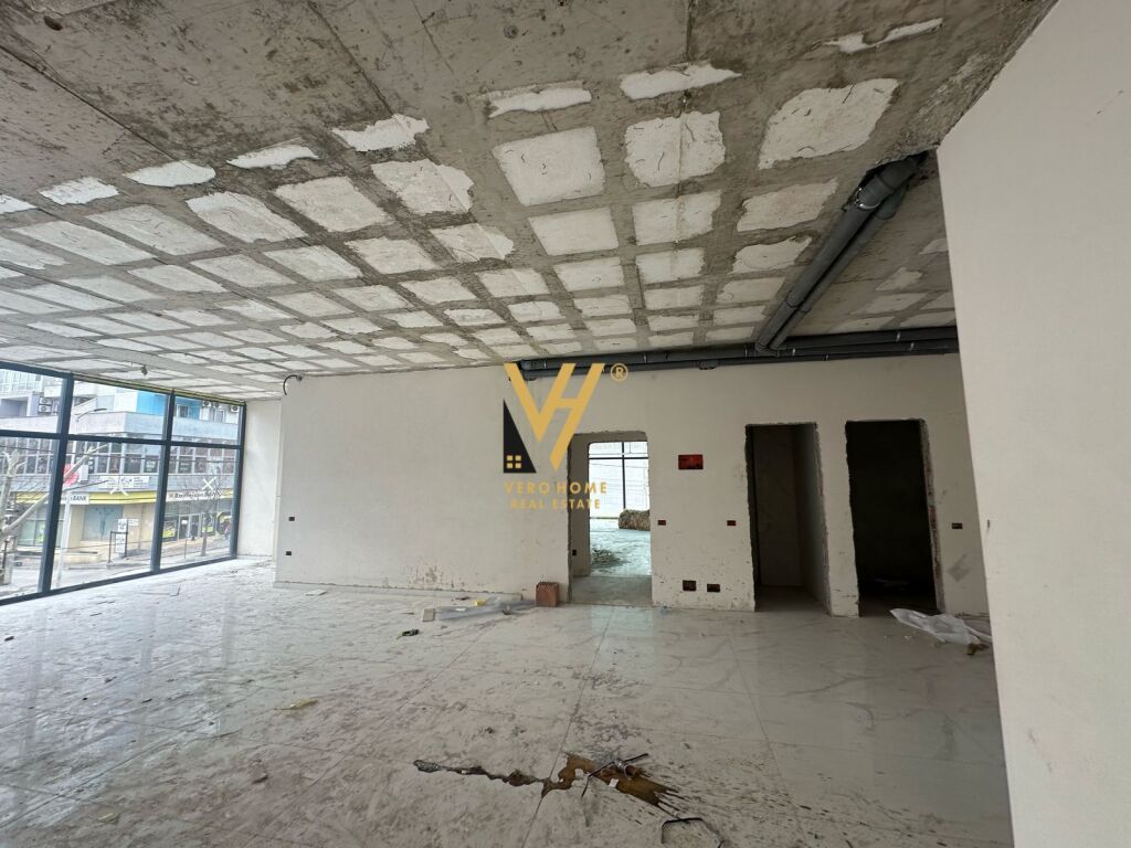 JEPET AMBJENT BIZNESI 195 M2 ME QERA NE KAMEZ 2.000 EURO 2