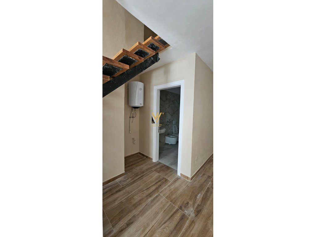 SHITET DUBLEX 97.5 M2 NE MALIN E ROBIT 120.825 EURO 2
