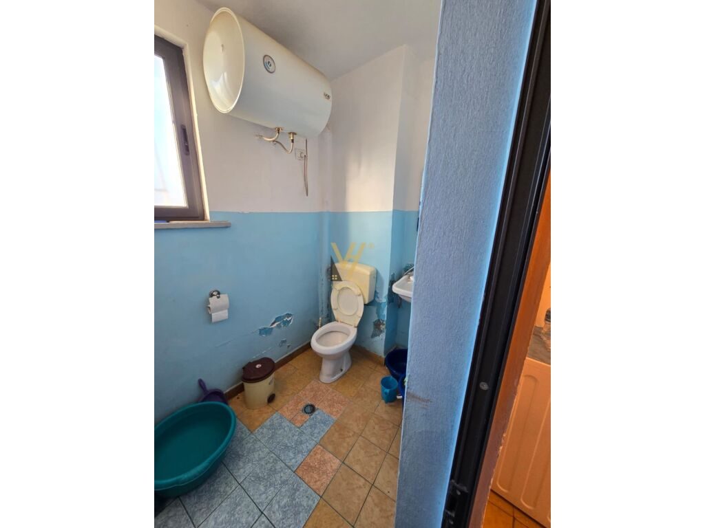 Shitet apartament 1+1 te Rruga e Dibres 50 m2 3