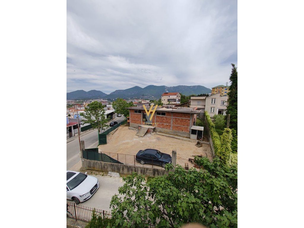 JEPET AMBIENT BIZNESI 450 M2 ME QIRA NE SANATORIUM 1.100 EURO 1
