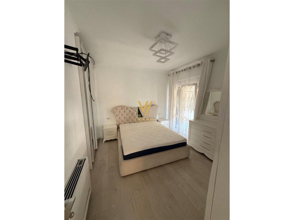 JEPET APARTAMENT 2+1+BLK ME QERA TE OXHAKU 1.000 EURO 3