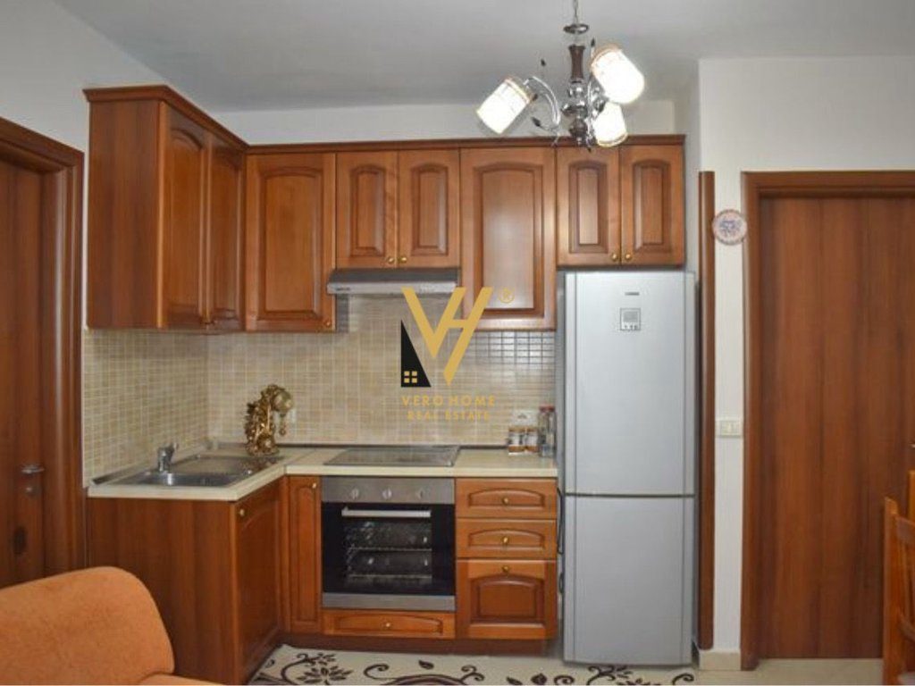 JEPET APARTAMENT 2+1+BLK ME QERA TE MINE PEZA 65.000 LEKE 2