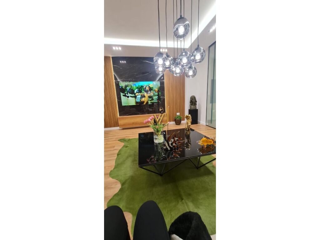 Shitet Apartament 2+1 Rruga Sami Frasheri 100 m2 2