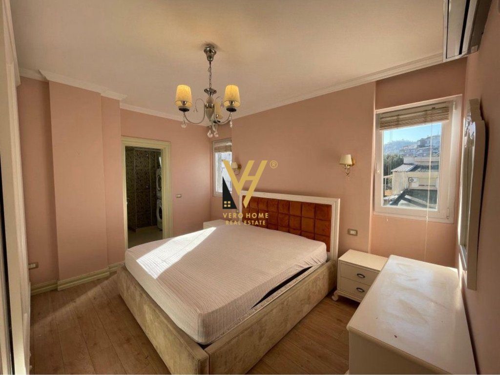 JEPET APARTAMENT 3+1+BLK ME QIRA TE LIQENI I THATE 1.000 EURO 3