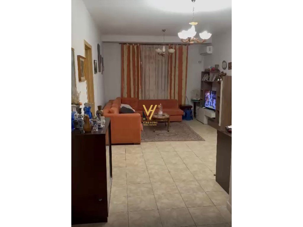 JEPET APARTAMENT 2+1+2BLK ME QERA TE RRUGA E ELBASANIT 600 EURO