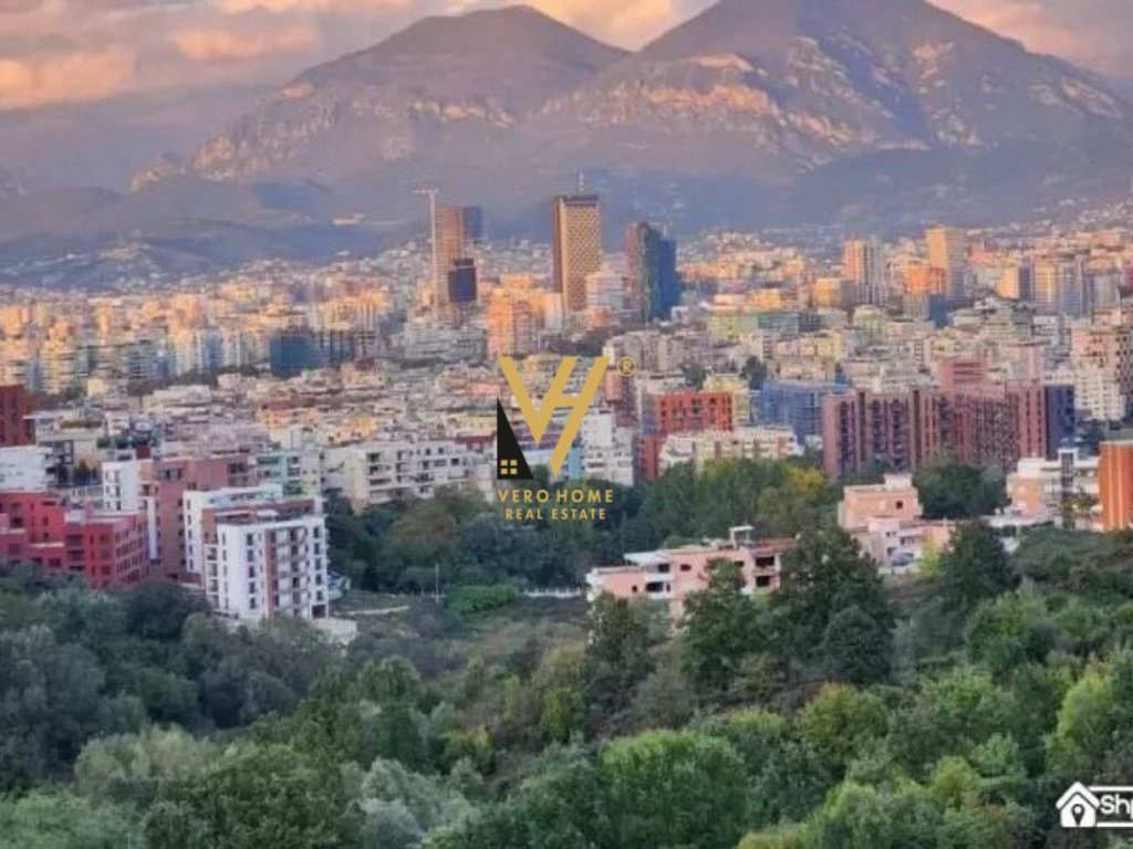 SHITET TOKE 500 M2 NE SELITE 145.000 EURO