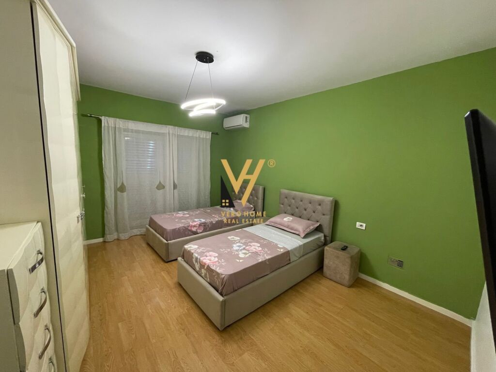 Jepet Apartament 2+1+2 me qera te Komuna e Parisit 200 m2 3