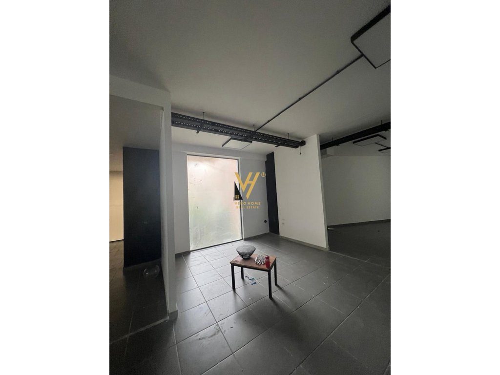 JEPET AMBIENT 700 M2 ME QERA STADIUMI DINAMO 5.000 EURO 3