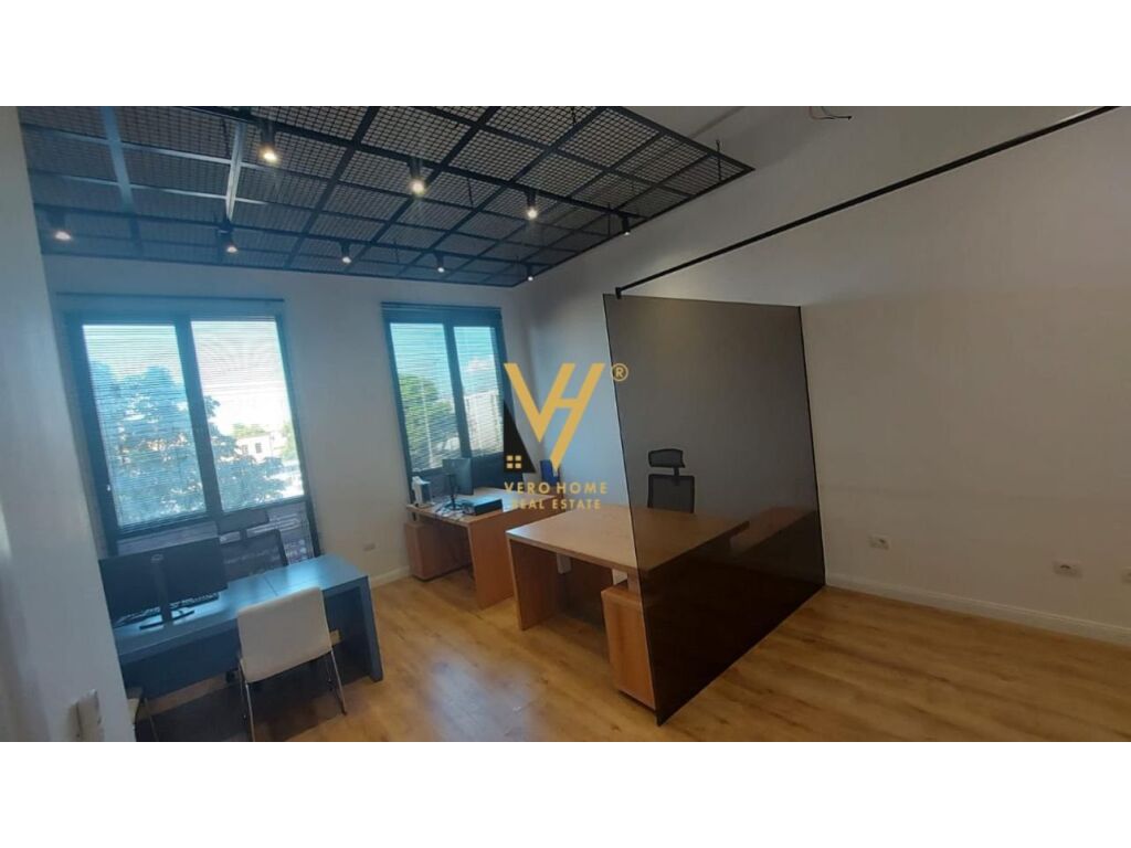 Shitet Njesi Biznesi te Kompleksi Asl 2 , Kongresi i Manastirit 42 m2