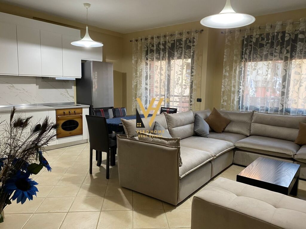 Jepet Apartament 2+1+2+post parkimi me qera ne Qender 113 m2 2