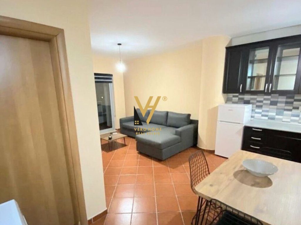JEPET APARTAMENT 1+1 ME QERA TE RRUGA IRFAN TOMINI 57.000 LEKE