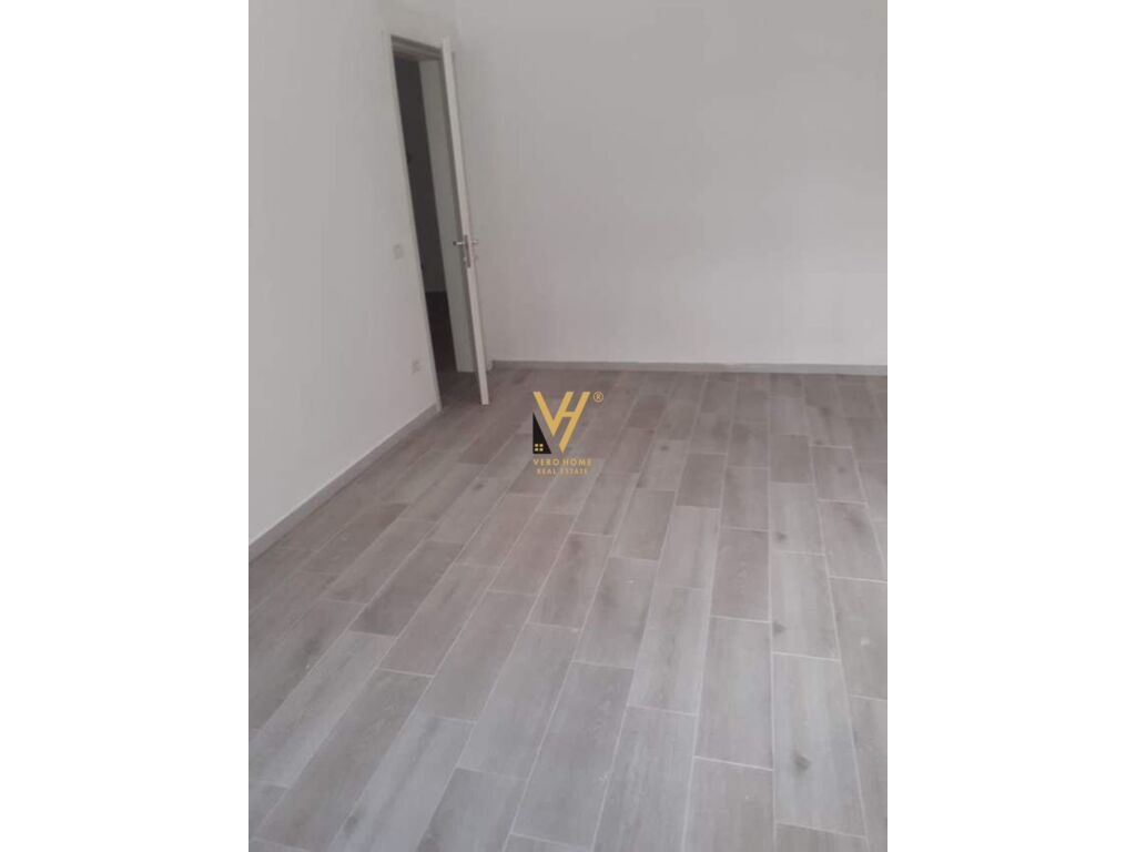 Shitet Apartament 1+1+ballkon ne Golem 70 m2 2