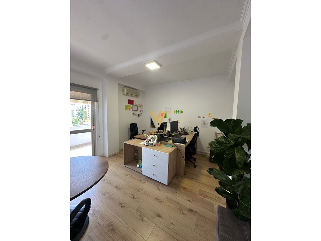 JEPET ZYRE 120 M2 ME QERA NE ISH BLLOK 1.000 EURO 3