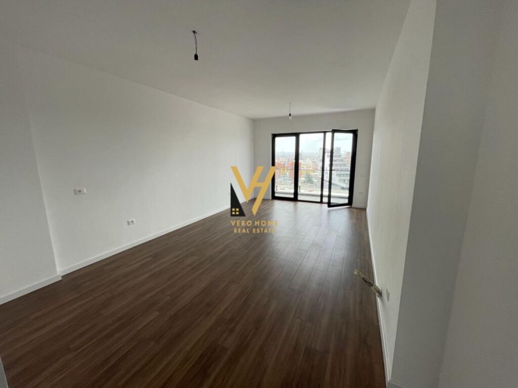 Jepet Zyre me qera te Kompleksi Arlis, Rruga e Dibres 130 m2