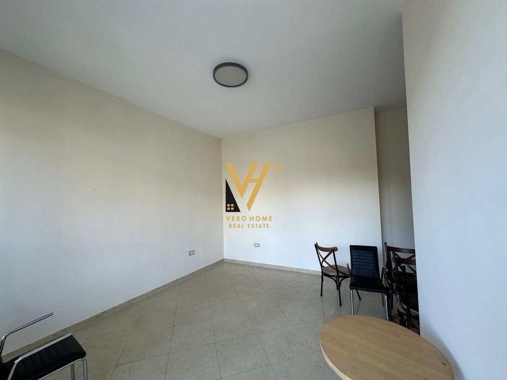 JEPET DYQAN 220 M2 ME QERA TE PAZARI I RI 1.500 EURO