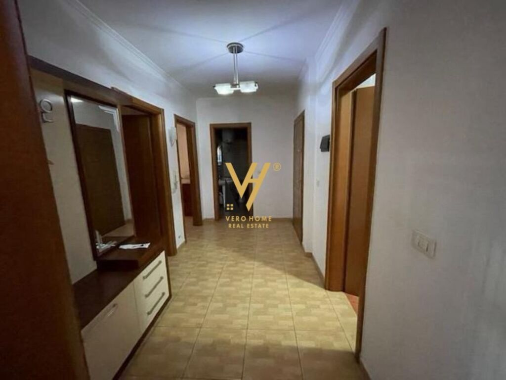 Shitet apartament 2+1+ballkon te Rruga Mustafa Matohiti 113 m2
