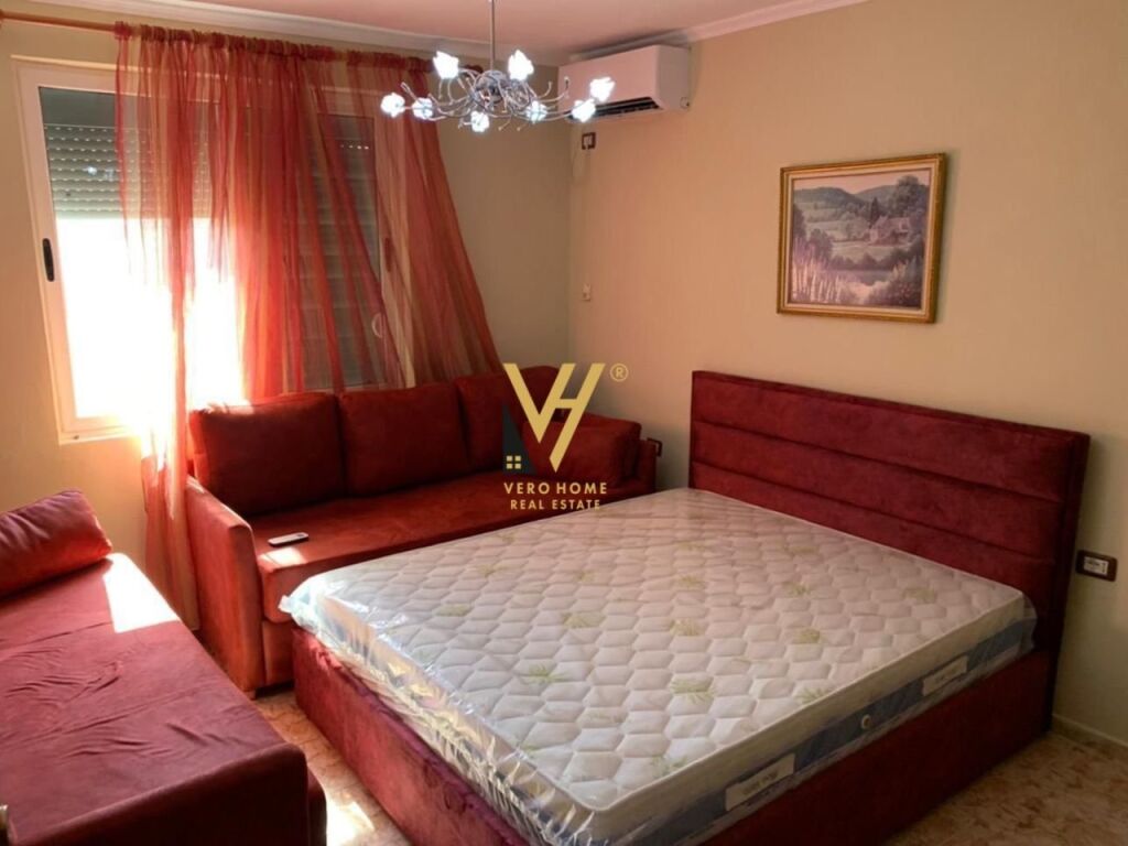 Jepet Apartament 2+1+ballkon me qera te Rruga Mihal Cako 65 m2