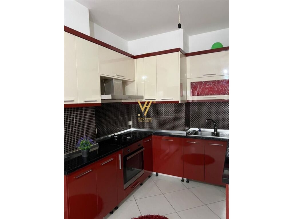 Shitet Apartament 2+1+2+ballkon te Unaza e Re 116 m2 2