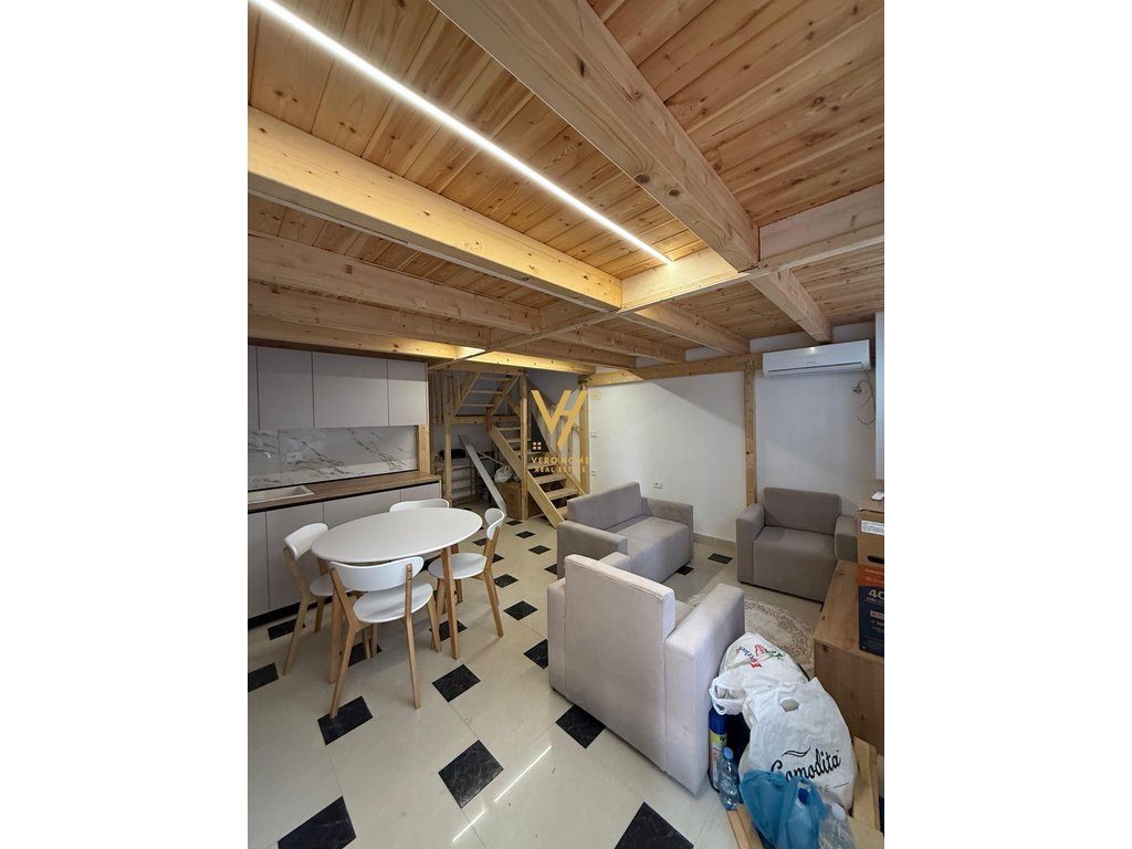 JEPET APARTAMENT 1+1 ME QERA RRUGA E DIBRES 65.000 LEKE
