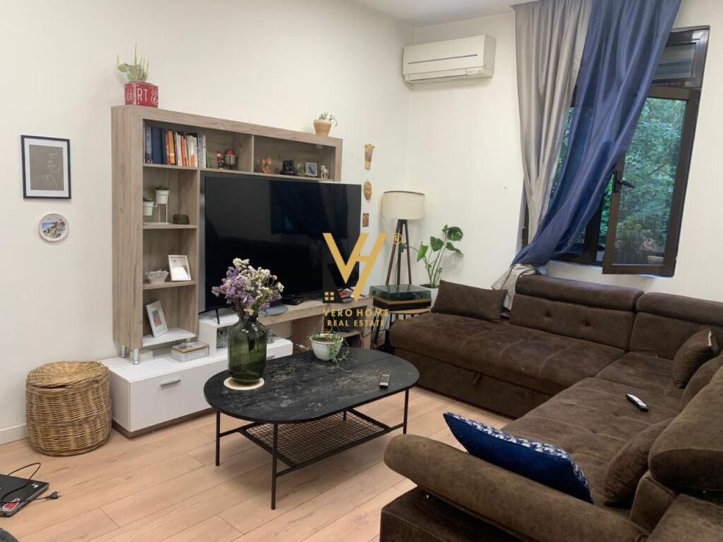 Jepet Apartament 1+1 me qera ne Vasil Shanto 78 m2